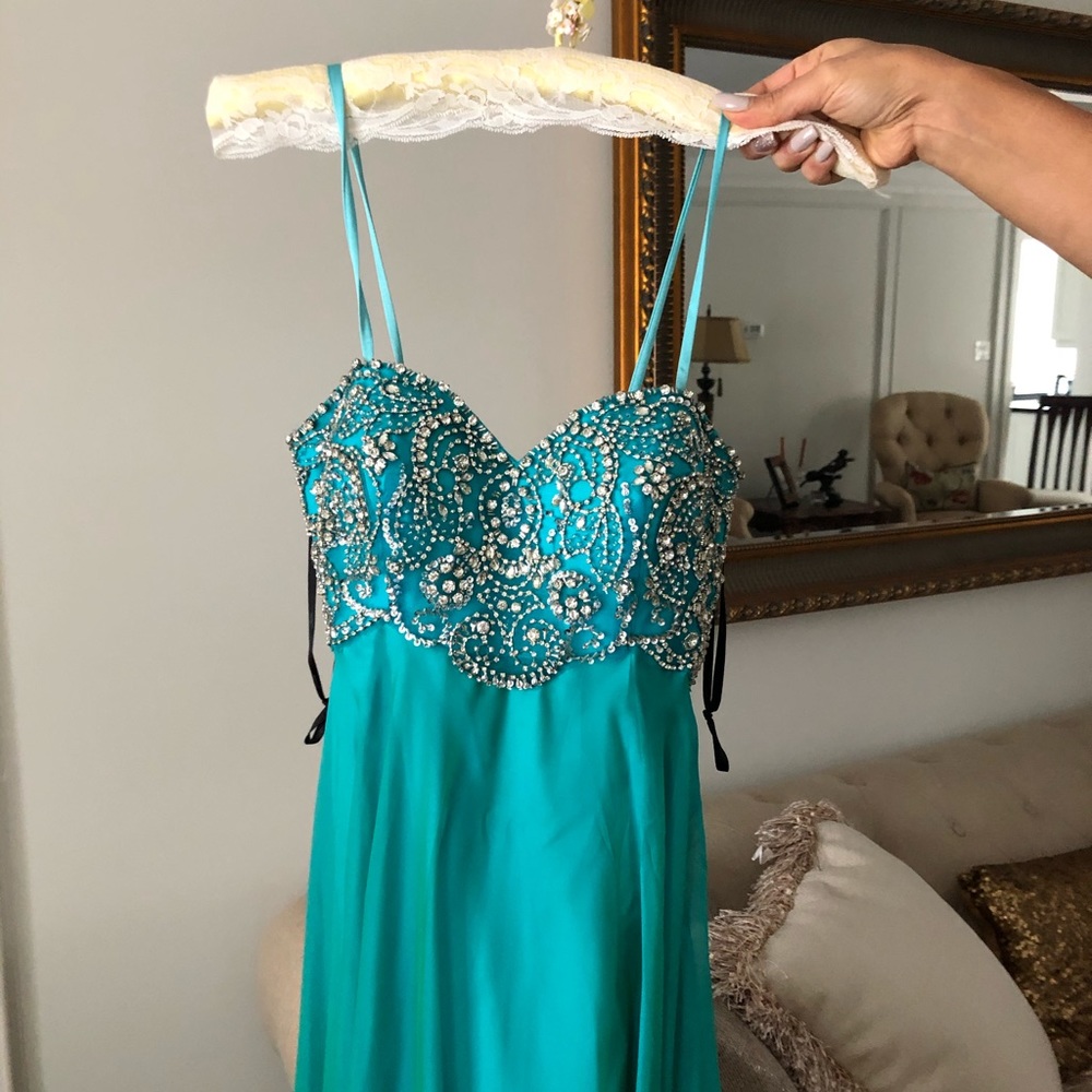 Formal dress for weddings or prom - Size 4-6 / S-M